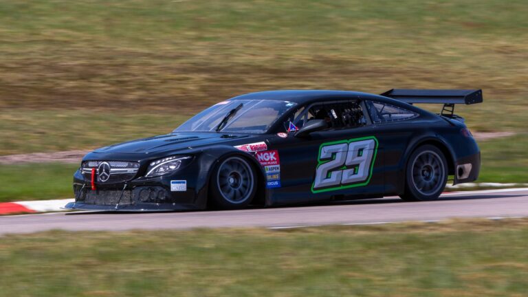 Läs mer om artikeln Charbel Jomha och Dennis Byqvist kör båda v8 Thunder Cars